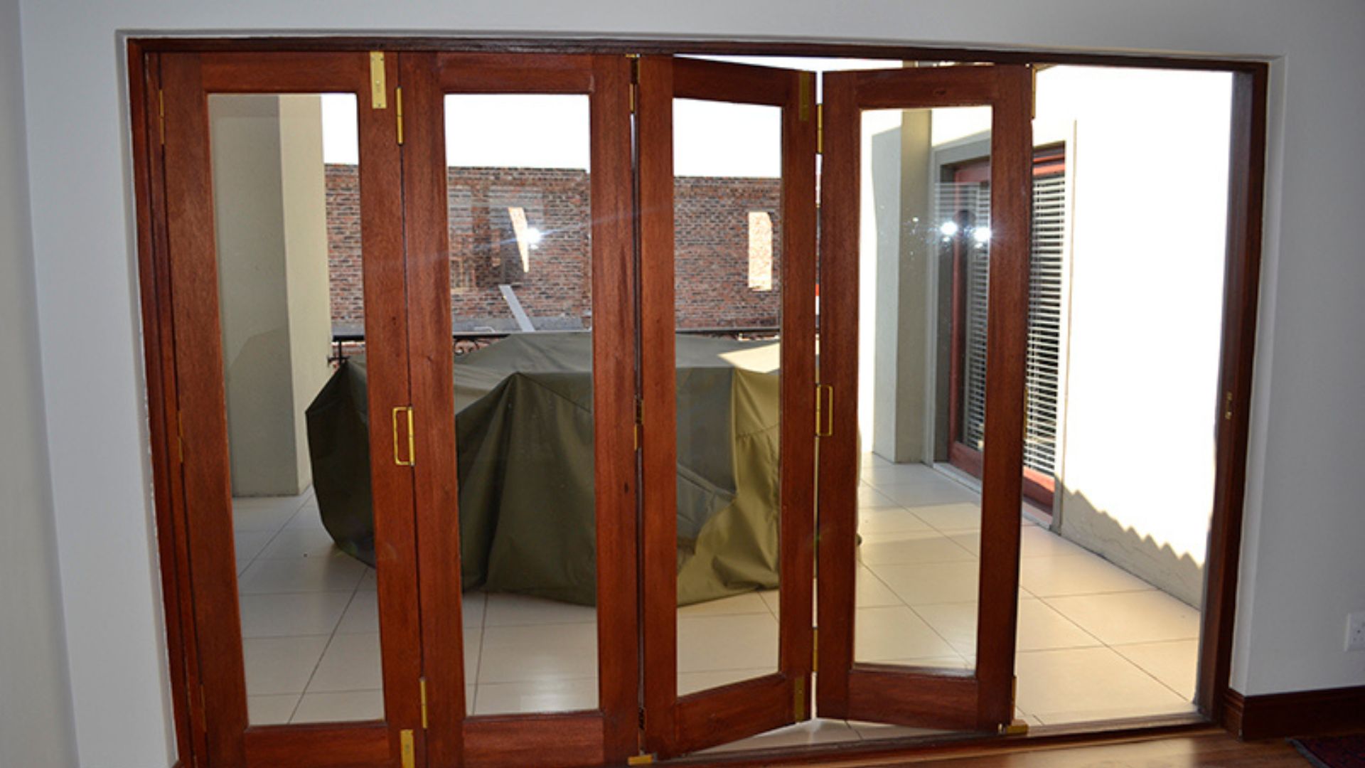 Aluminum doors vs wooden doors What to choose